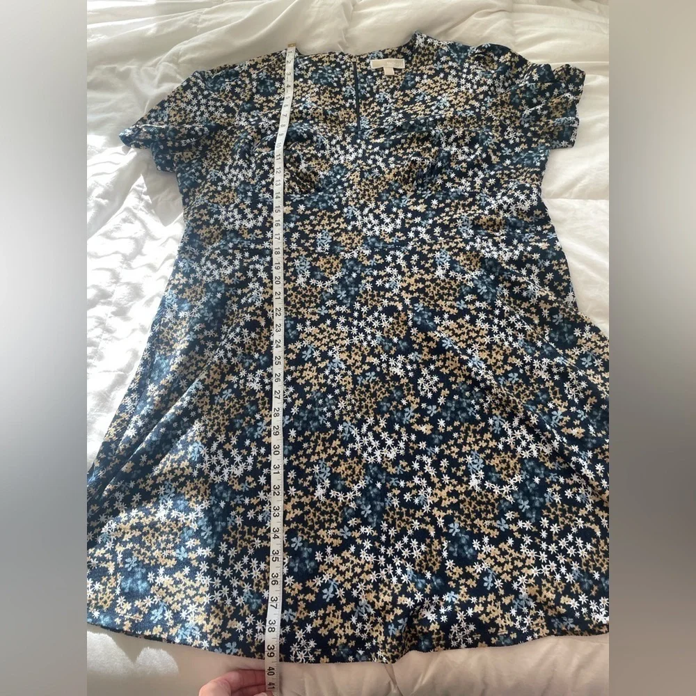 Michael Kors Floral Print Short Sleeve Dress Navy Blue Tan White Daisy Pattern